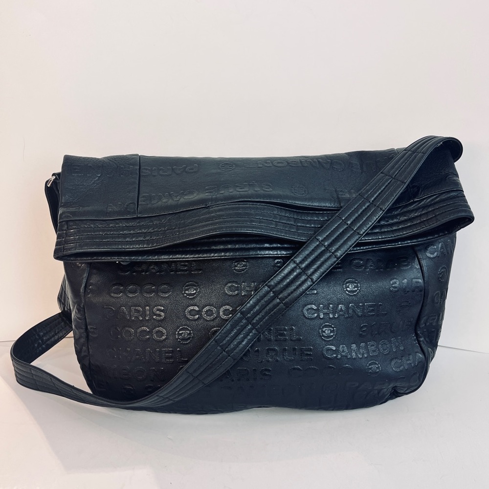 CHANEL Black Hobo Bag - Picture 5 of 11